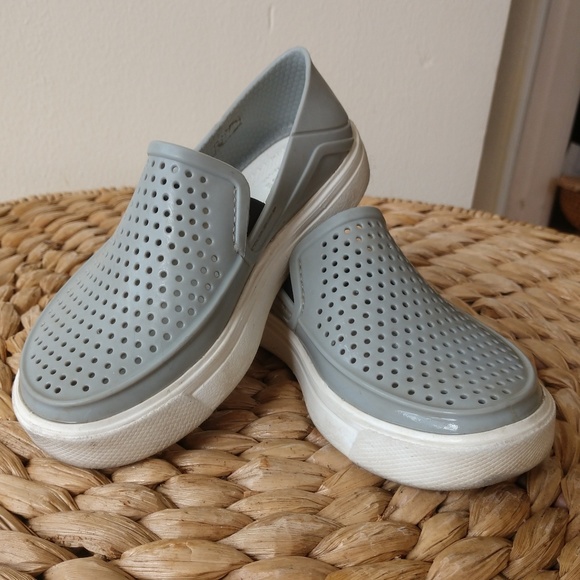 crocs slip ons kids